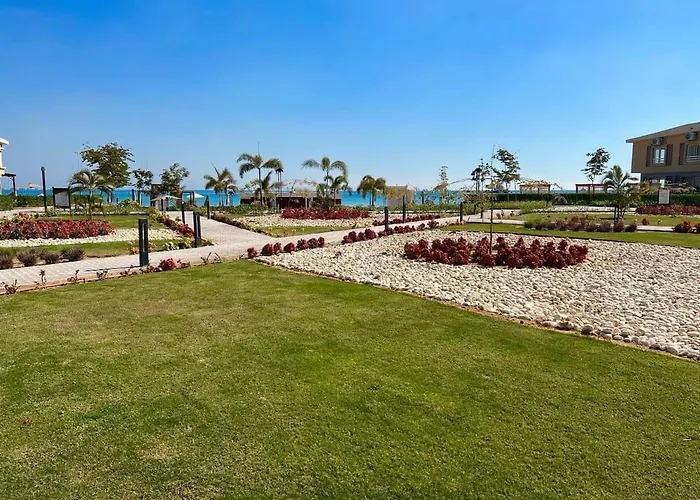 Ground Peaceful 3 Bedroom With 6 King Bed & 2 Bathrooms &private Garden Marvelous Land Escape Murano Ain Sokhna Appartamento